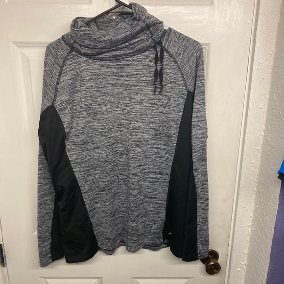 Eddie Bauer Sweaters - Eddie Bauer Women pullover Sweater w/ funnel neck